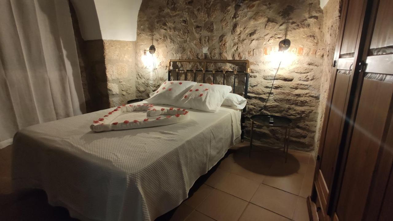 Apartamentos Rurales La Casa De Luis Santa Cruz de la Sierra Exteriör bild