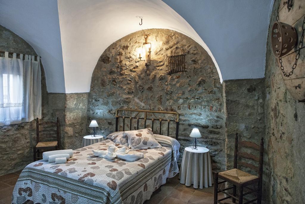 Apartamentos Rurales La Casa De Luis Santa Cruz de la Sierra Rum bild