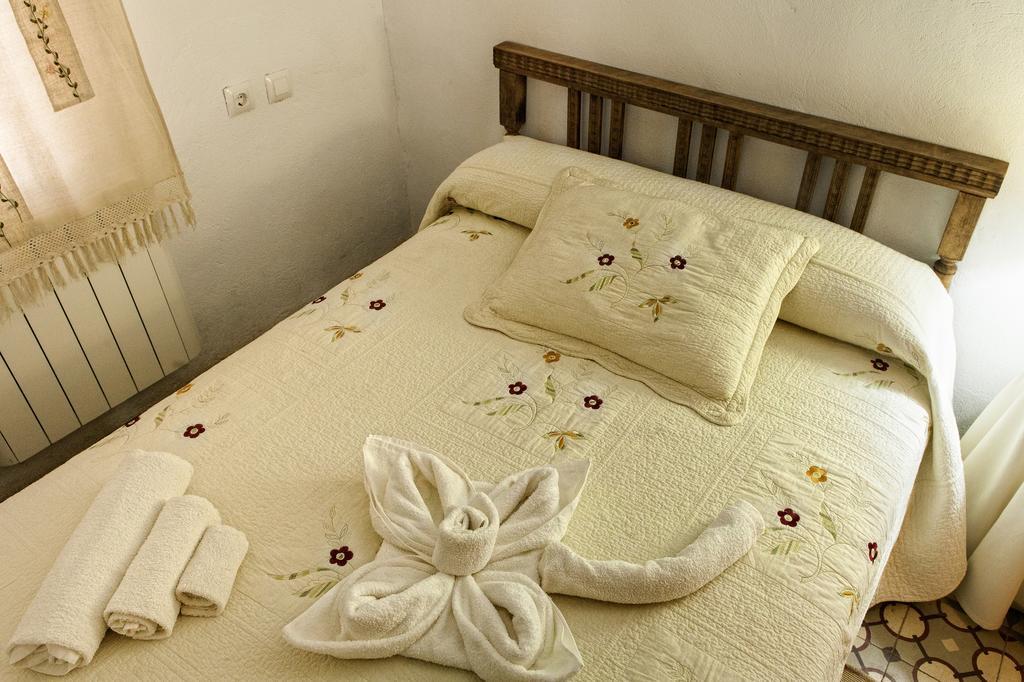 Apartamentos Rurales La Casa De Luis Santa Cruz de la Sierra Exteriör bild